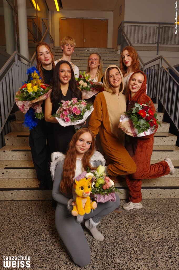 Abschlussball Dezember 2025 Tanzschule Weiss in Offenbach am Main TSW Abschlussball 12 25 Treppe 008