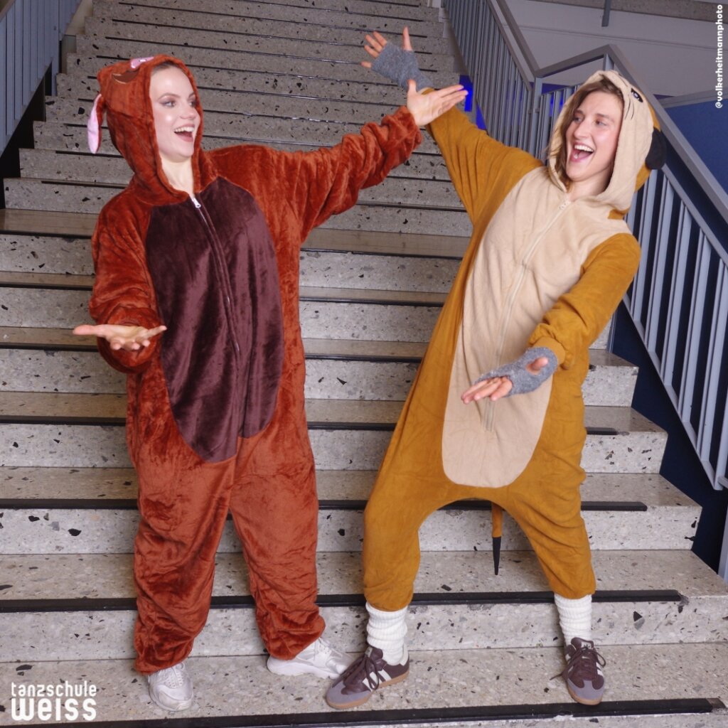 Abschlussball Dezember 2025 Tanzschule Weiss in Offenbach am Main TSW Abschlussball 12 25 Treppe 011