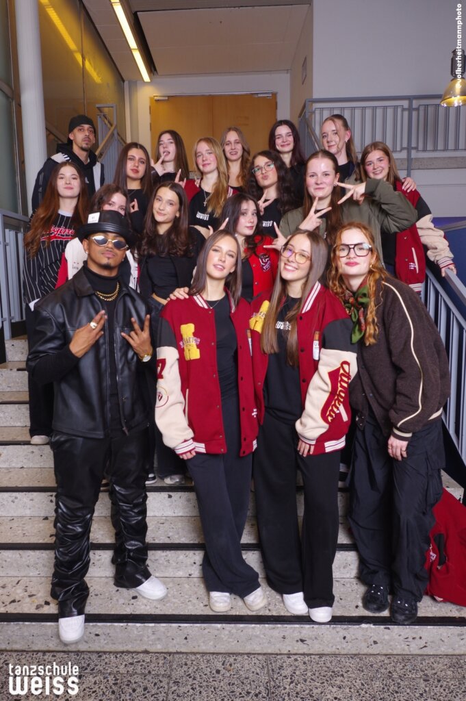 Abschlussball Dezember 2025 Tanzschule Weiss in Offenbach am Main TSW Abschlussball 12 25 Treppe 019