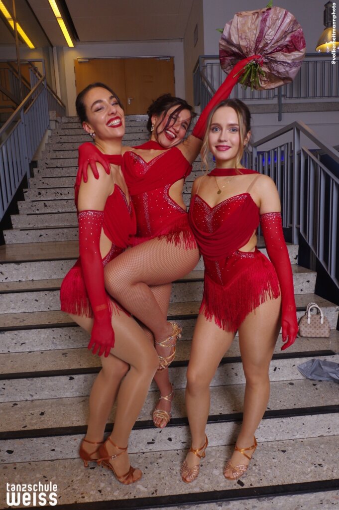 Abschlussball Dezember 2025 Tanzschule Weiss in Offenbach am Main TSW Abschlussball 12 25 Treppe 029